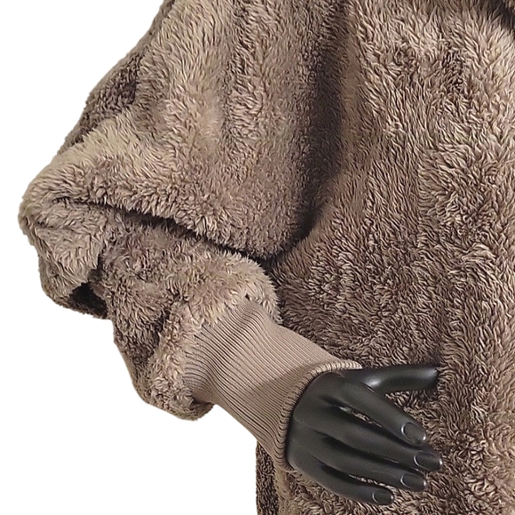 HEM & THREAD One Size Ultra Soft & Plush Cape w/Tuxedo Trim & Hood | NWT‼️ - Picture 9 of 12